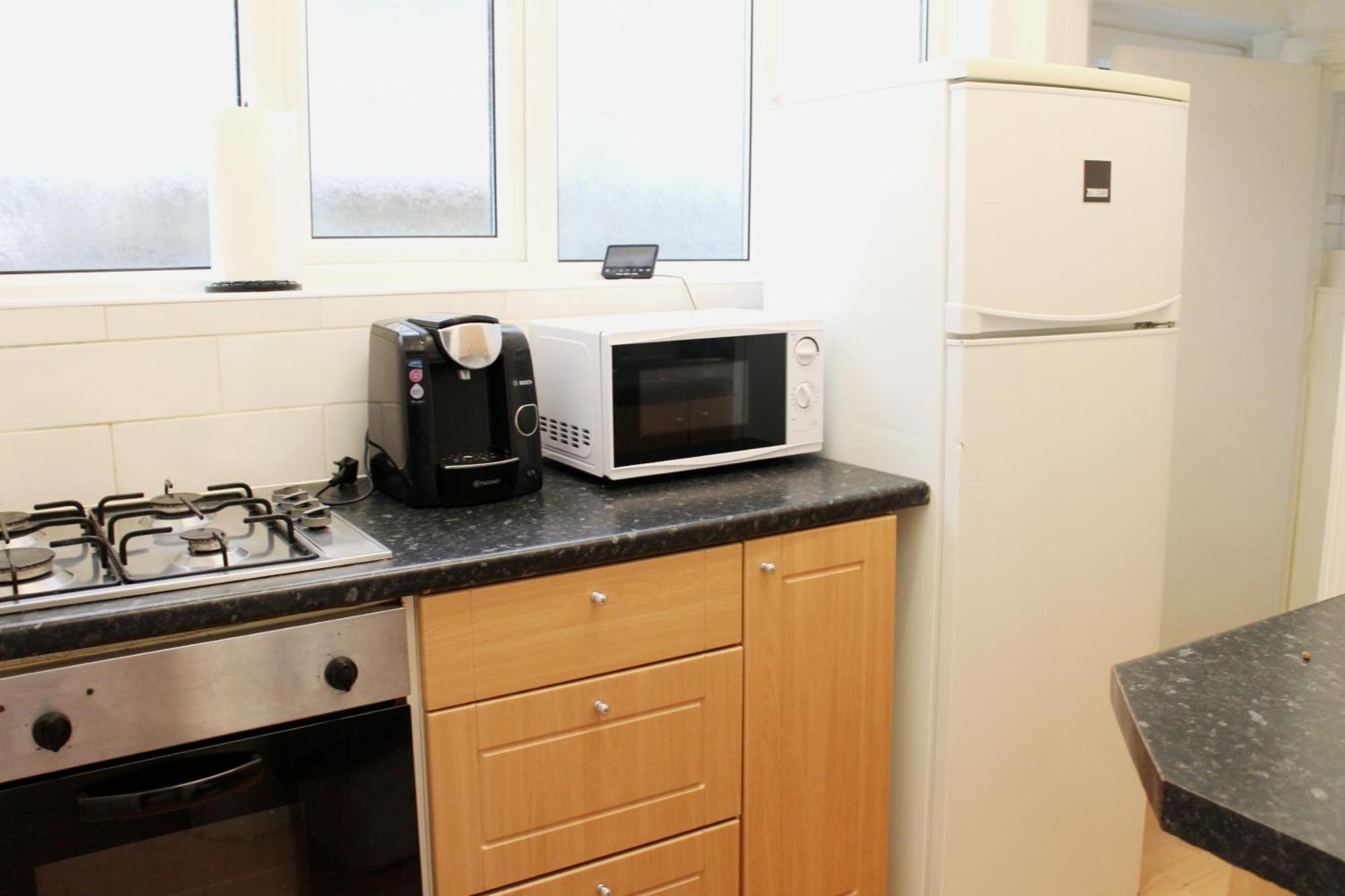 Large Garden Apartment On Golders Green High Road Londra Dış mekan fotoğraf
